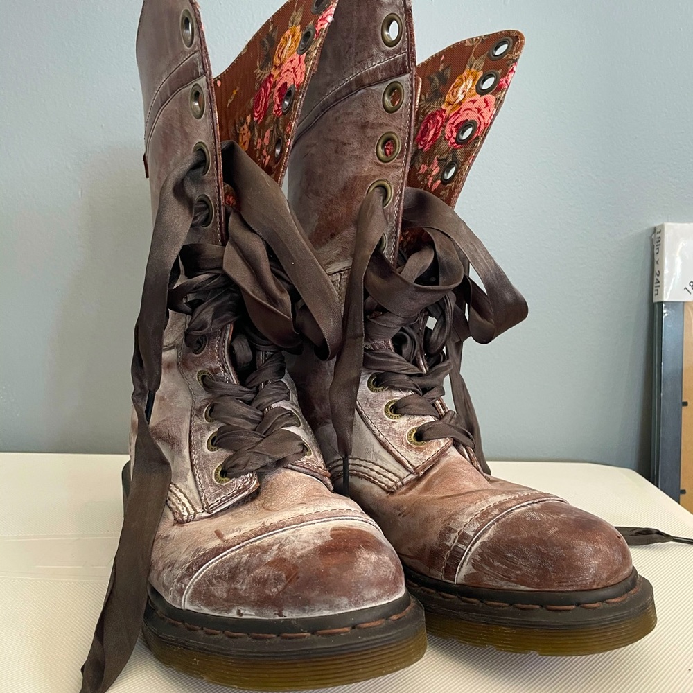 Dr. Marten Triumph Ribbon Tall Boots